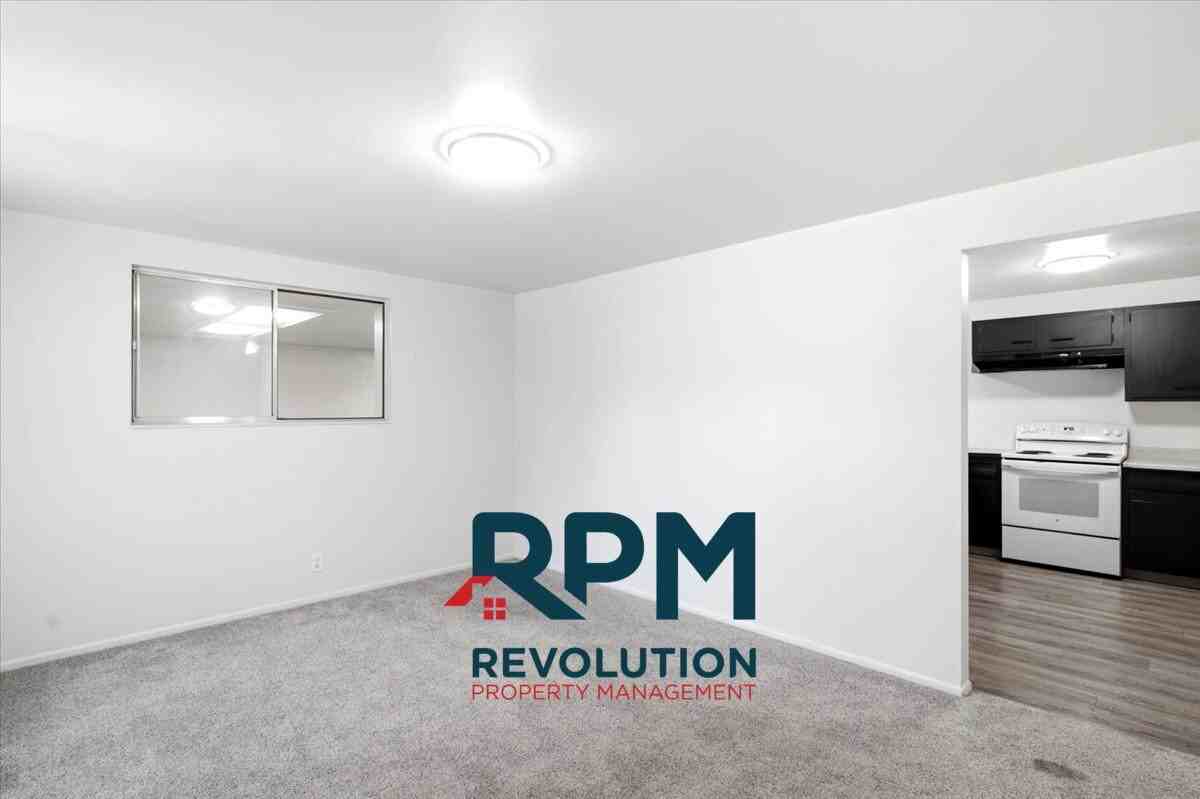 470 W 1875 N - Photo 3 of 19