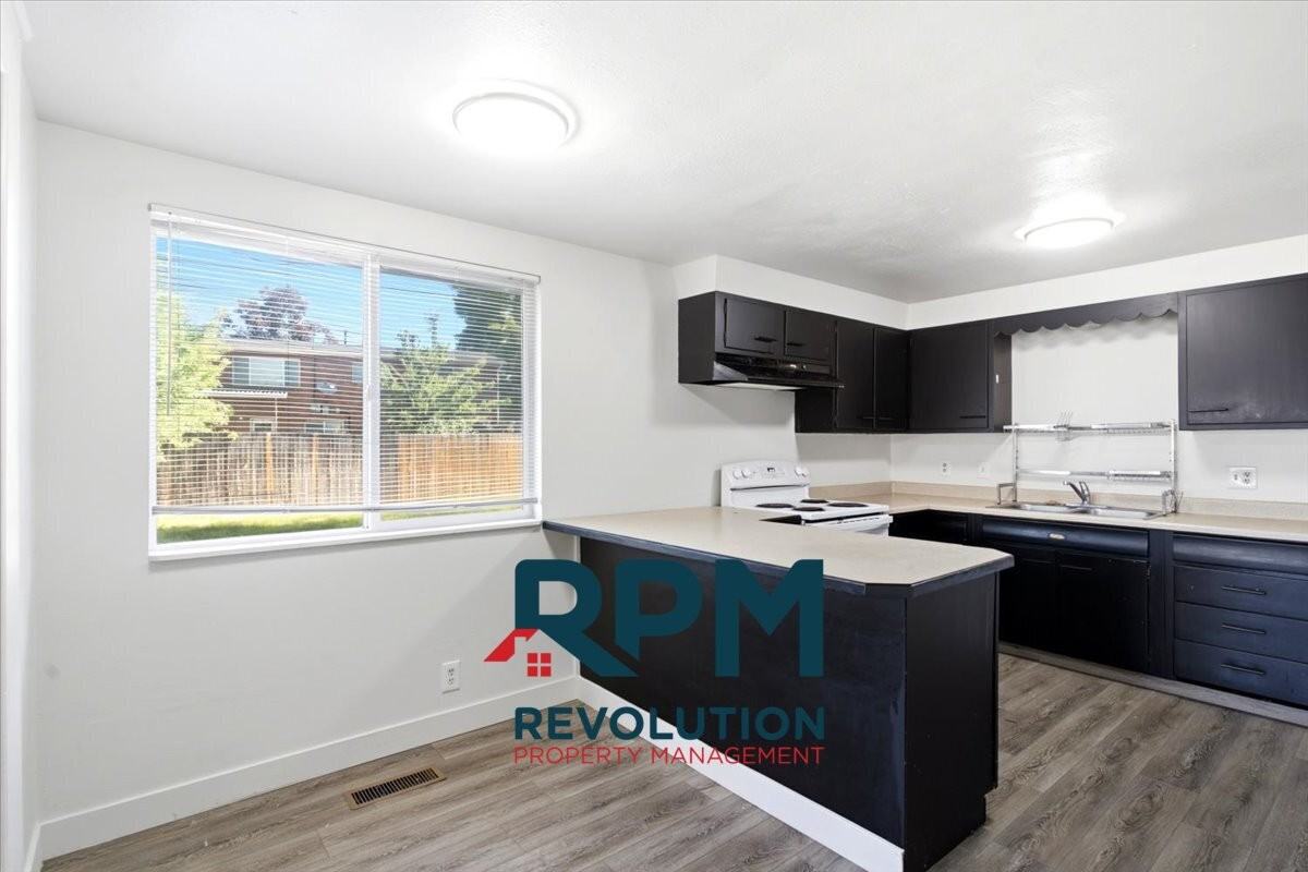470 W 1875 N - Photo 7 of 19