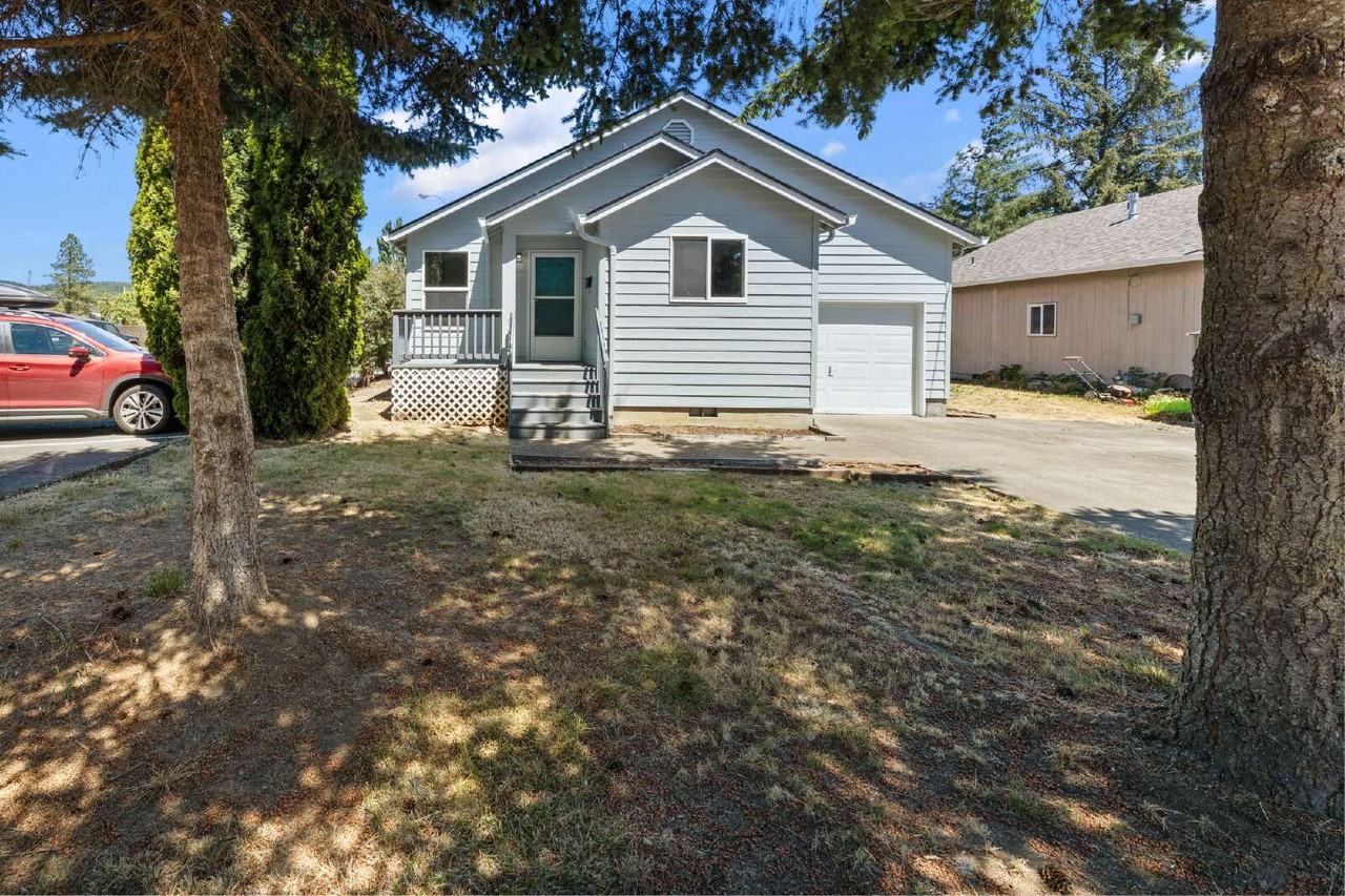 627 W Main St - Photo 2 of 28