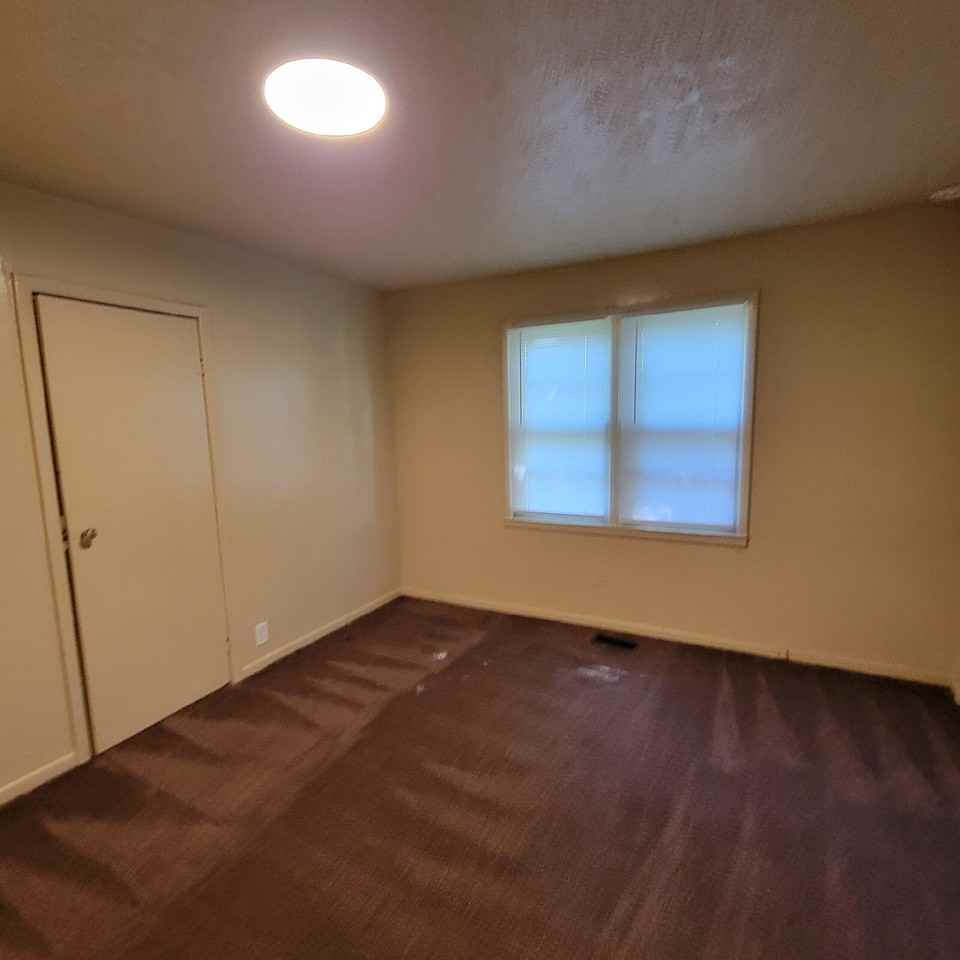 1534 Bacon St - Photo 3 of 8