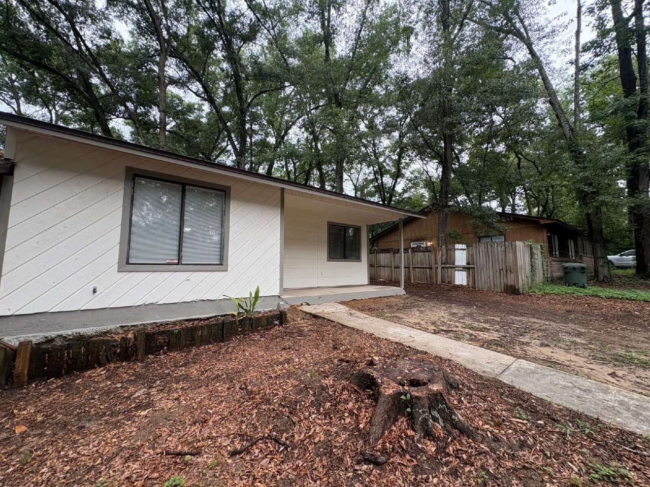 1824 Seay Ct - Photo 2 of 17