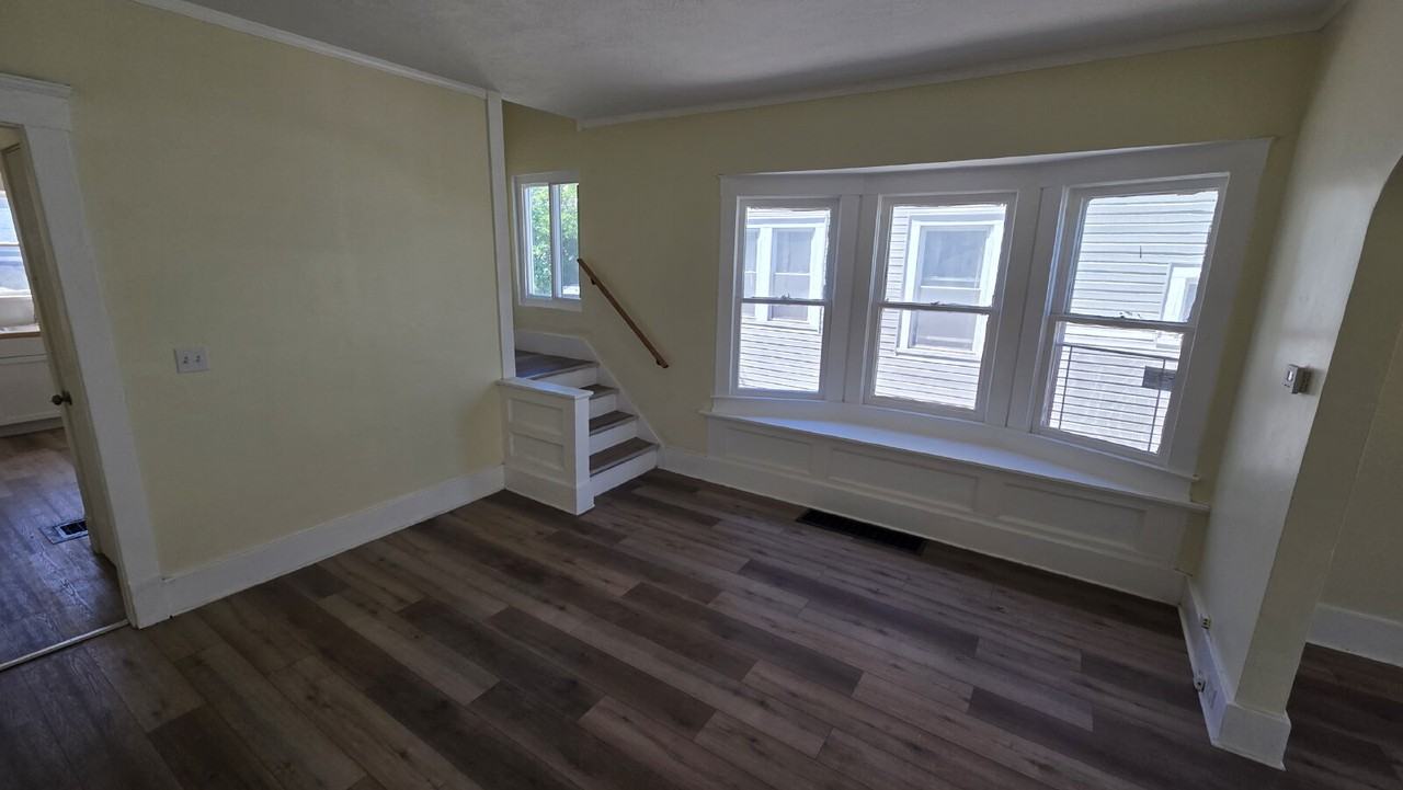 2409 Colburn Ave - Photo 4 of 12