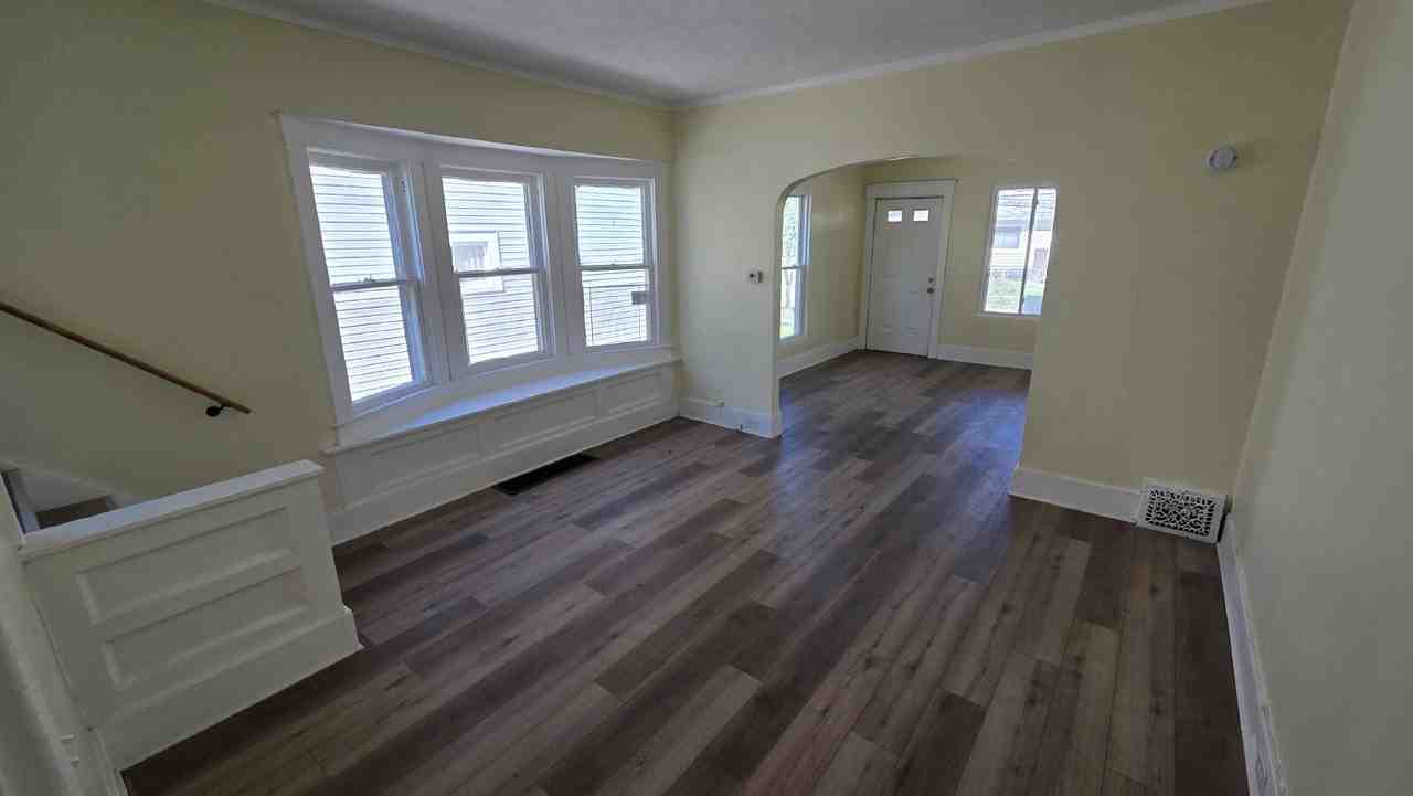 2409 Colburn Ave - Photo 5 of 12