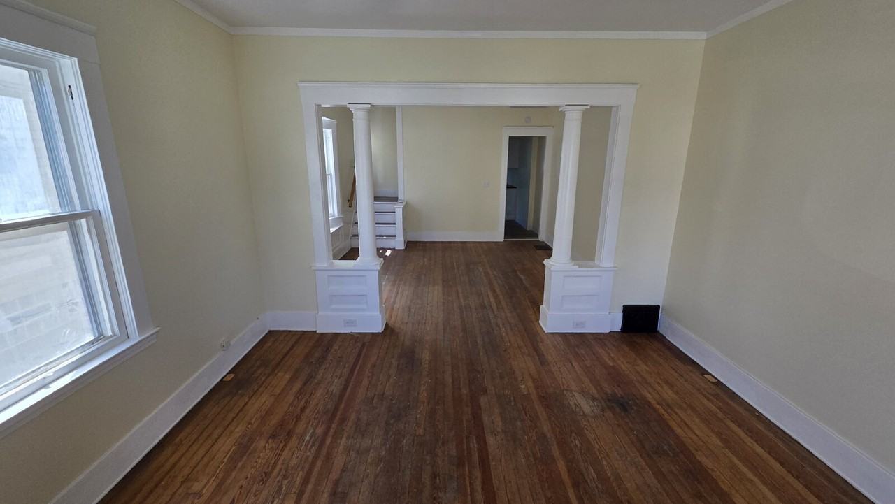 2407 Colburn Ave - Photo 2 of 11