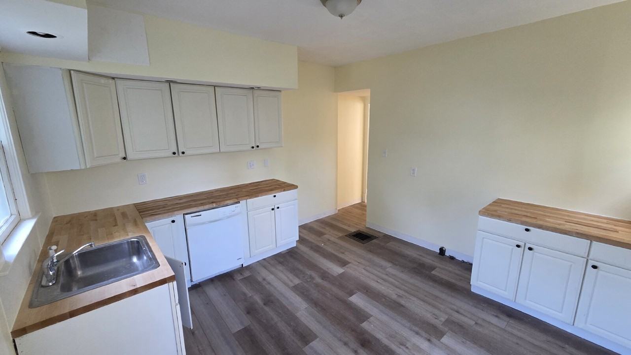 2407 Colburn Ave - Photo 4 of 11