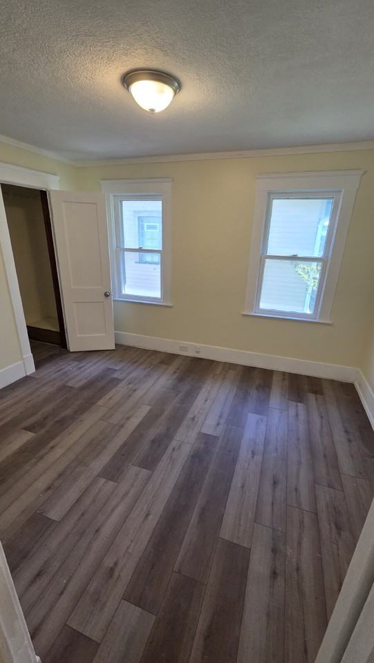 2407 Colburn Ave - Photo 7 of 11