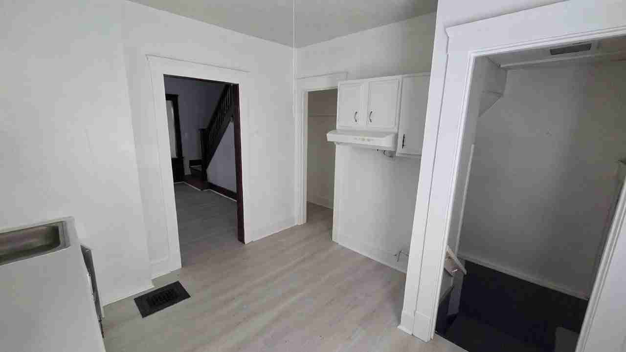3870 W 37th St - Photo 6 of 16