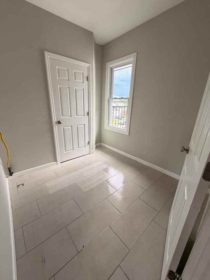200 Maple Ave - Photo 3 of 21