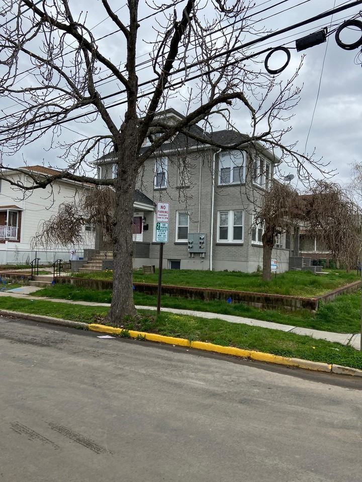 200 Maple Ave - Photo 5 of 21