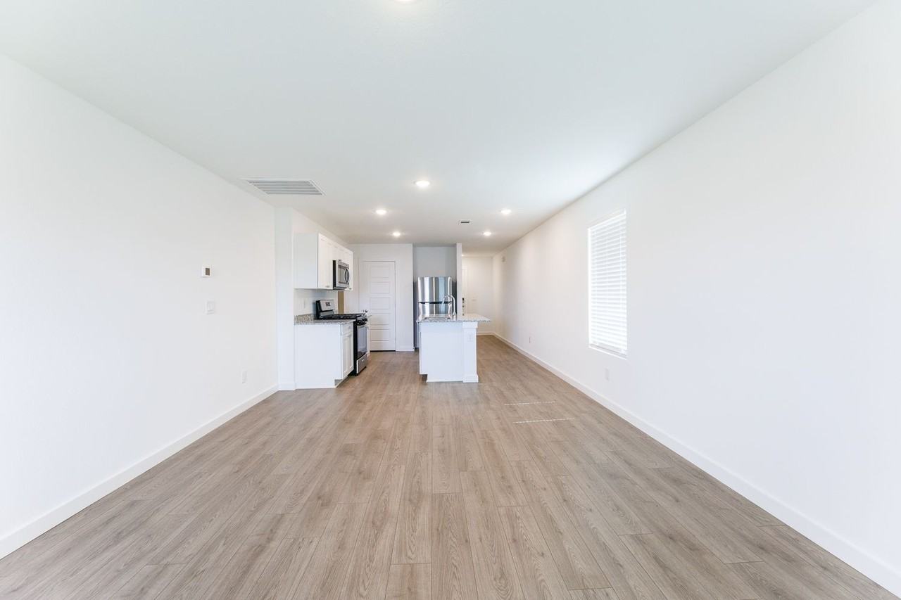 220 16th St - Photo 5 of 19
