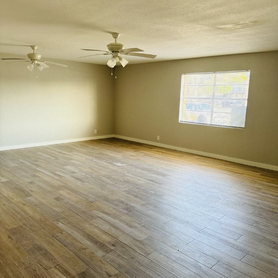 2925 19th St Apt 14 - Photo 2 of 11