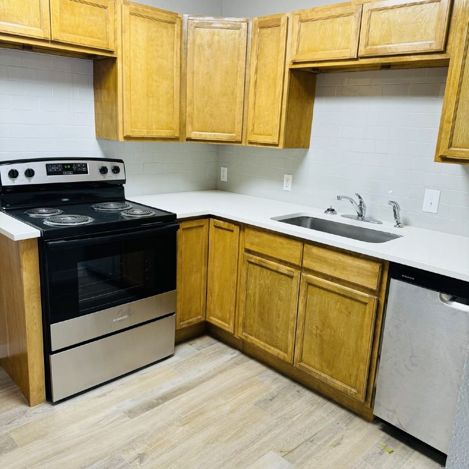 2925 19th St Apt 14 - Photo 3 of 11