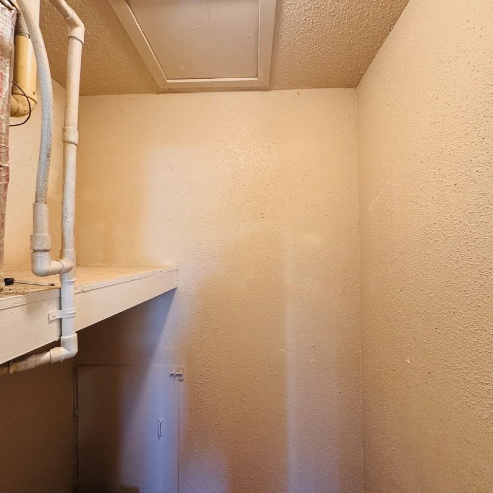 4024 Howard St Apt B - Photo 6 of 12