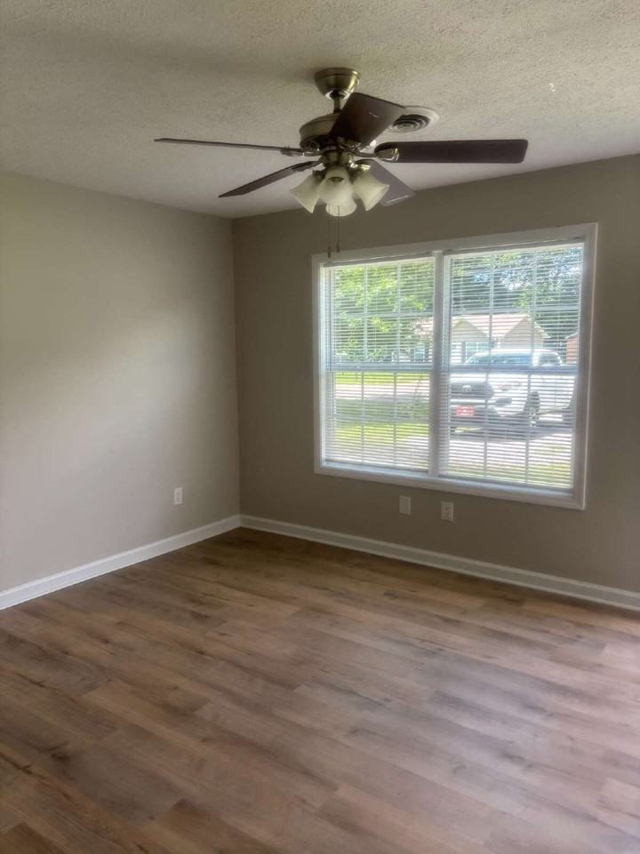 116 Gail St - Photo 2 of 6