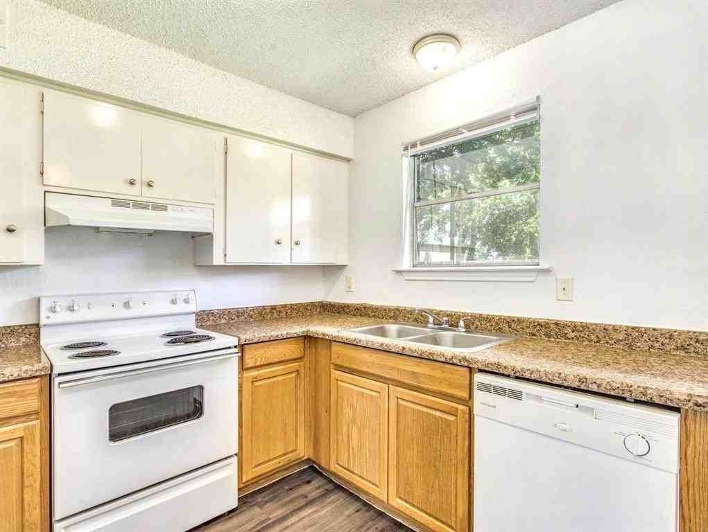 726 Martindale Rd - Photo 4 of 13
