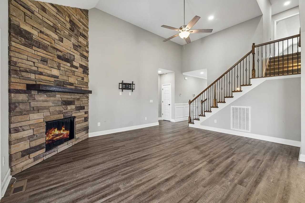 1082 Wittys Way - Photo 3 of 22