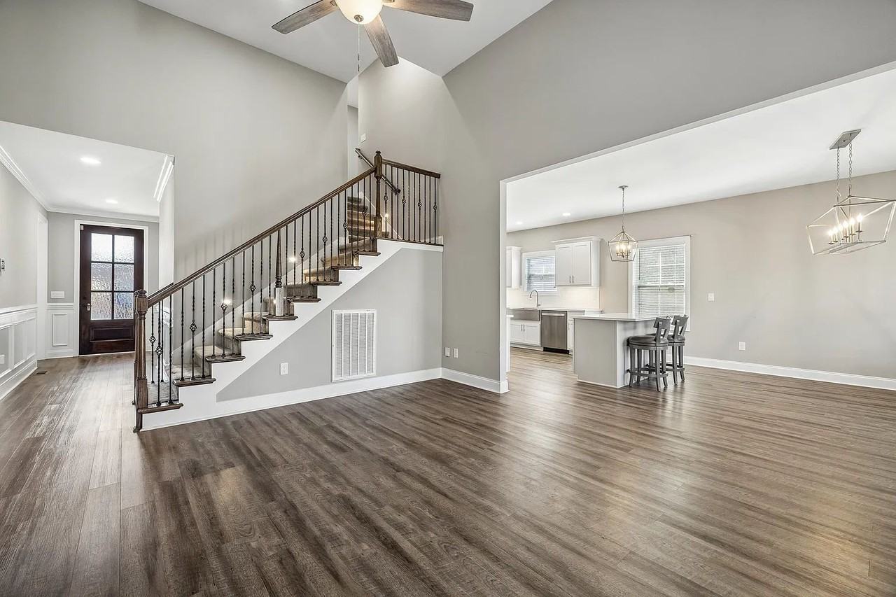 1082 Wittys Way - Photo 4 of 22