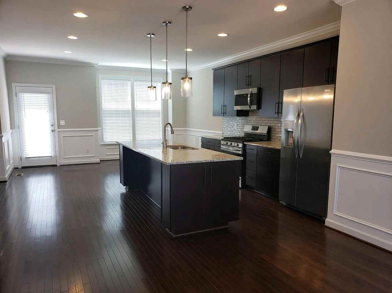 3196 Marion Sq - Photo 3 of 15