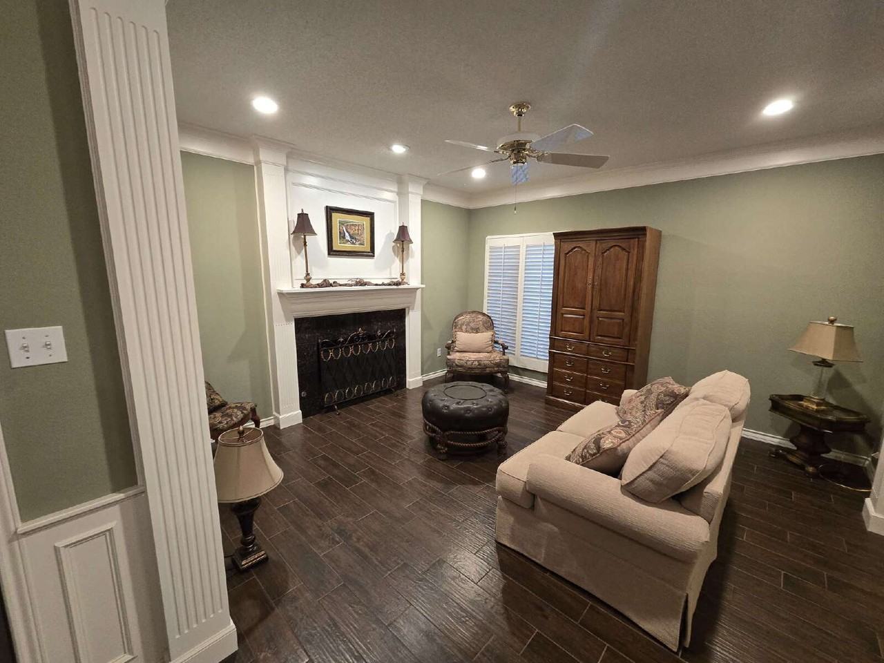 3909 77th St - Photo 5 of 39