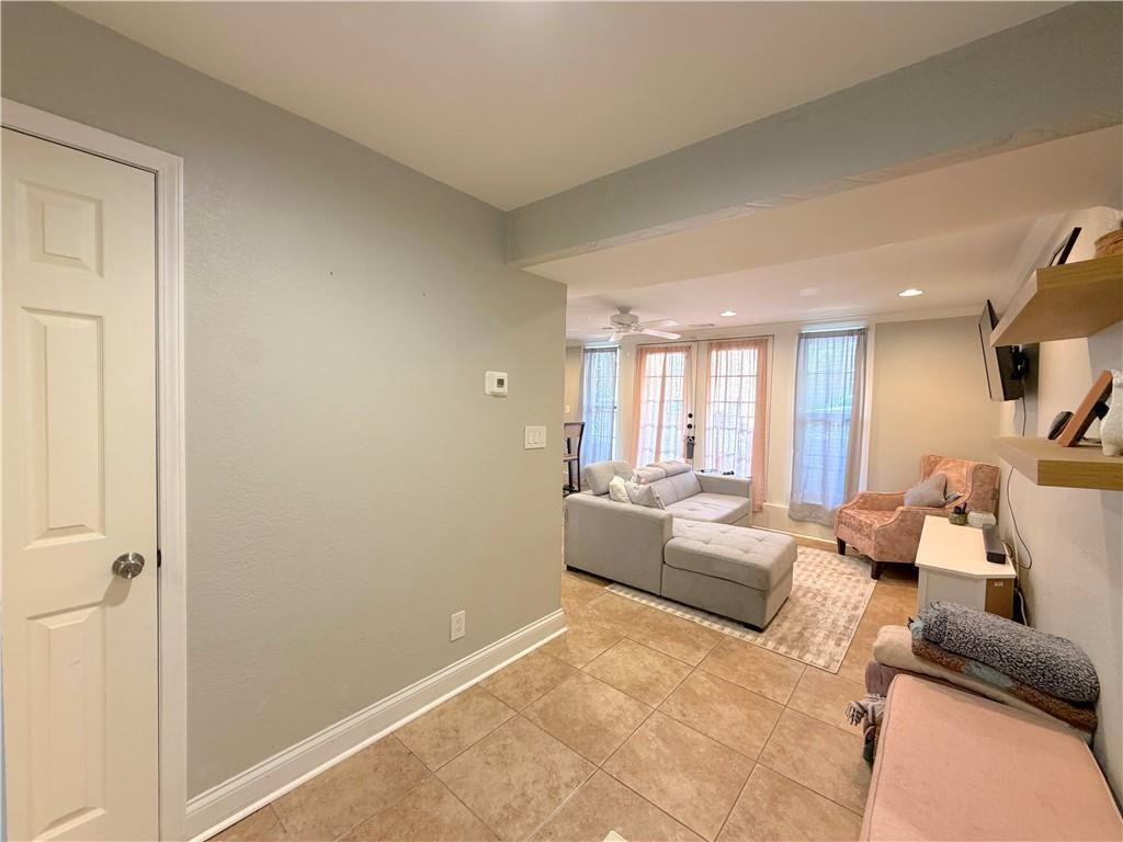 4727 Jarboe St #102 - Photo 5 of 17