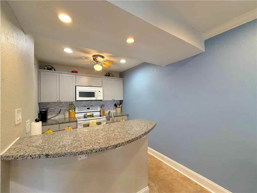 4727 Jarboe St #102 - Photo 7 of 17