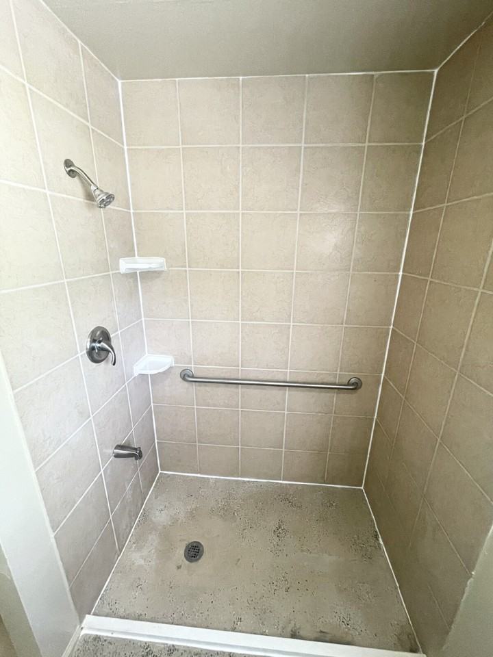 1524 N Chester Ave - Photo 6 of 6