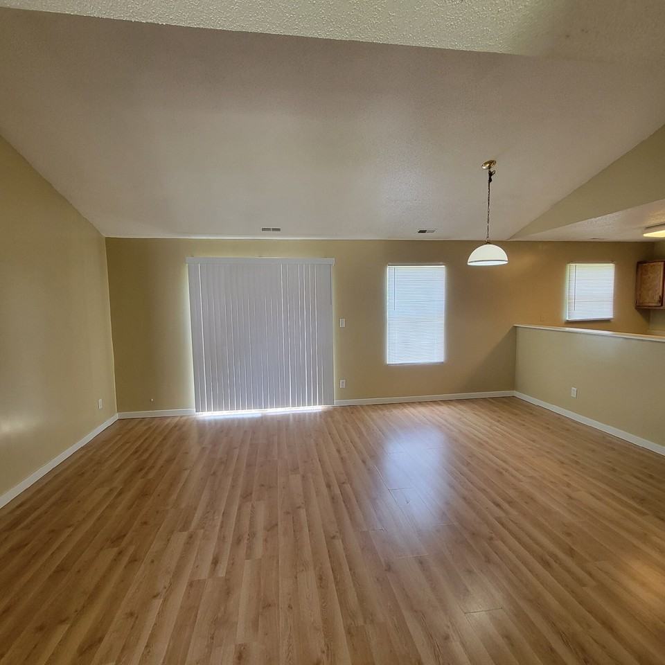 2815 Flap Ln - Photo 3 of 7
