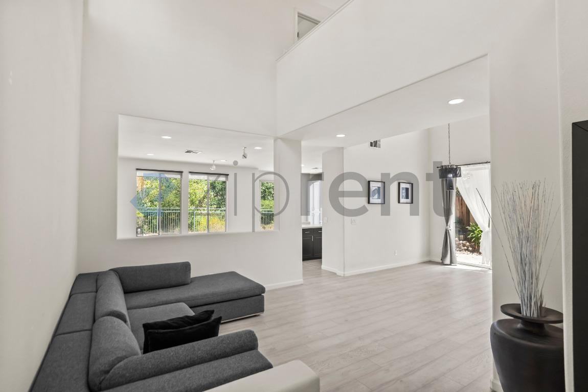 5215 Manderston Dr - Photo 6 of 28