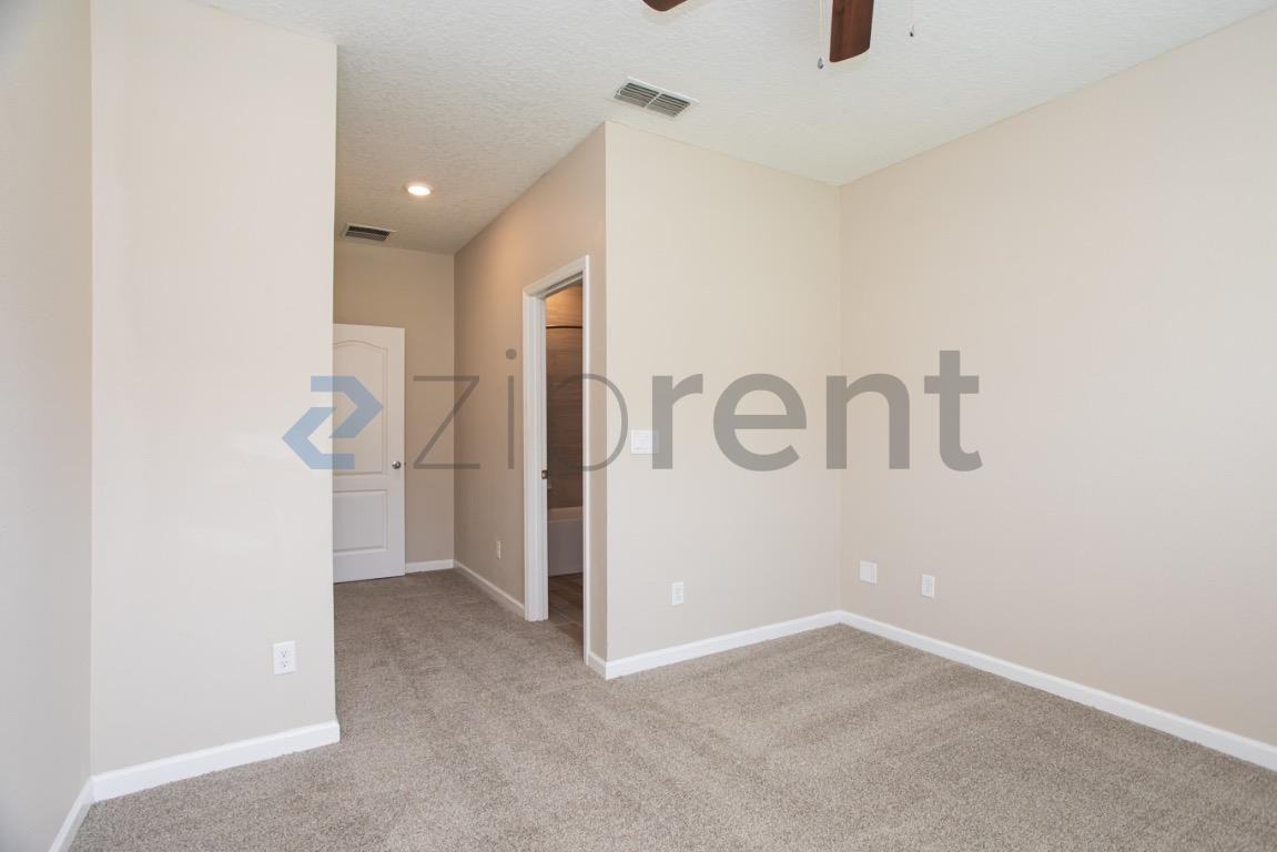 2116 Amberly Dr - Photo 7 of 32