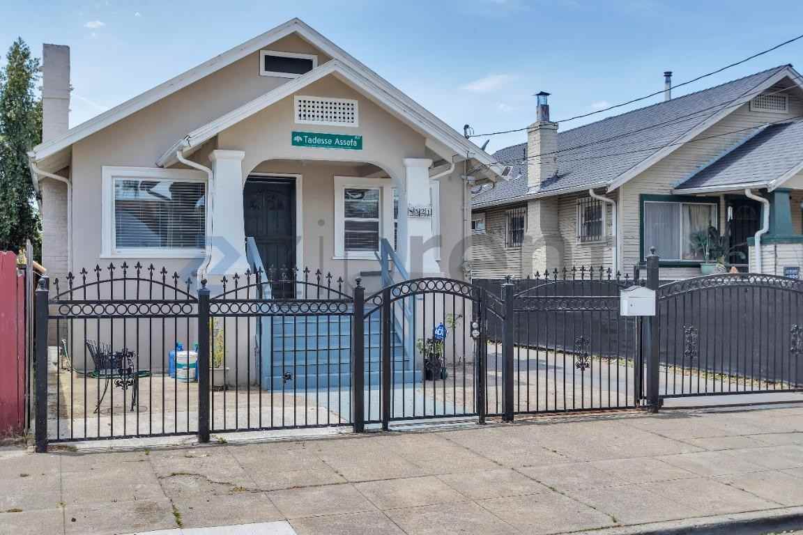 8521 Dowling St - Photo 4 of 18