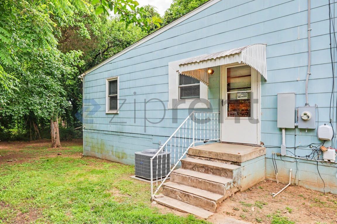 409 Park Ave - Photo 6 of 40