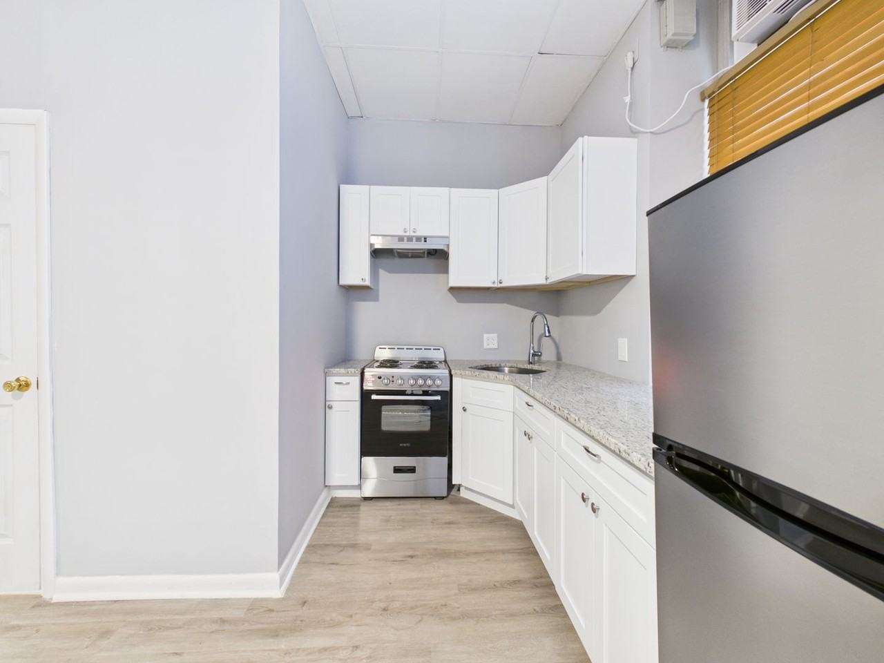 Morris Apartments - Photo 3 of 25