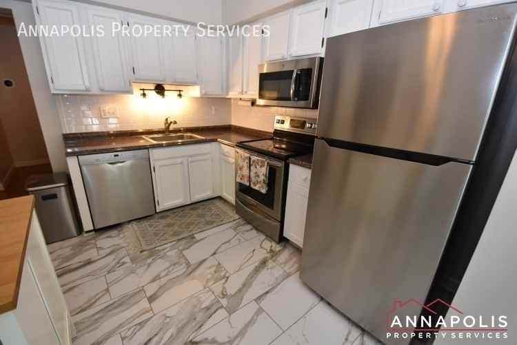 518 Bay Dale Ct - Photo 4 of 47
