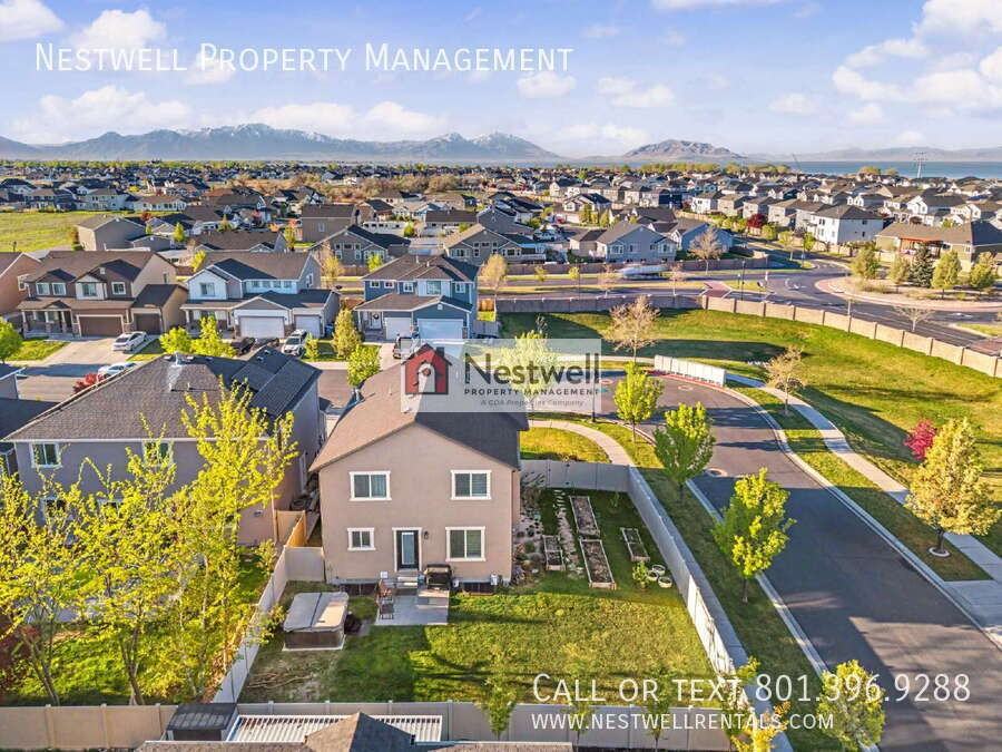 35 E Water Ln - Photo 2 of 46