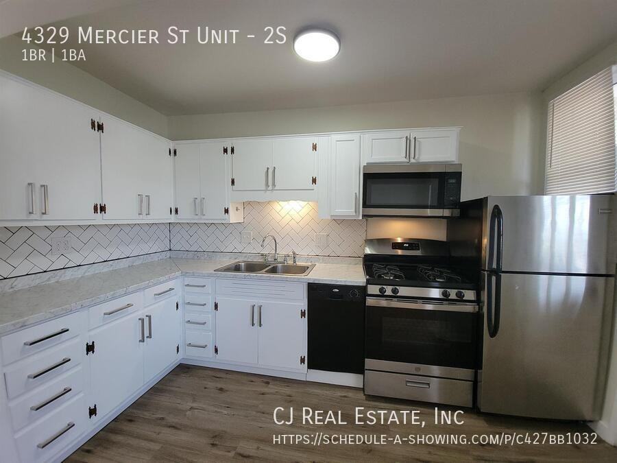 4329 Mercier St #2S - Photo 5 of 12