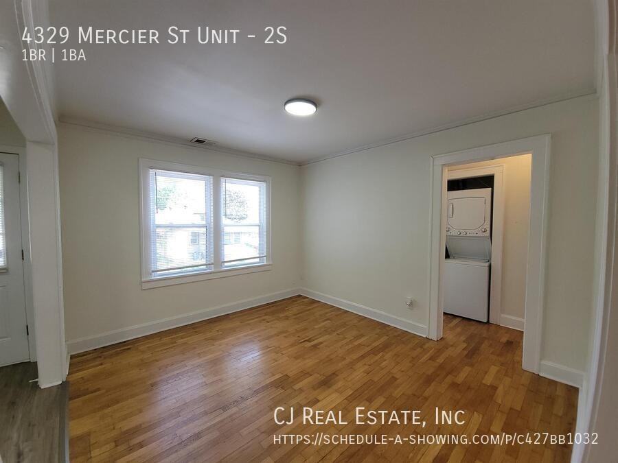 4329 Mercier St #2S - Photo 6 of 12