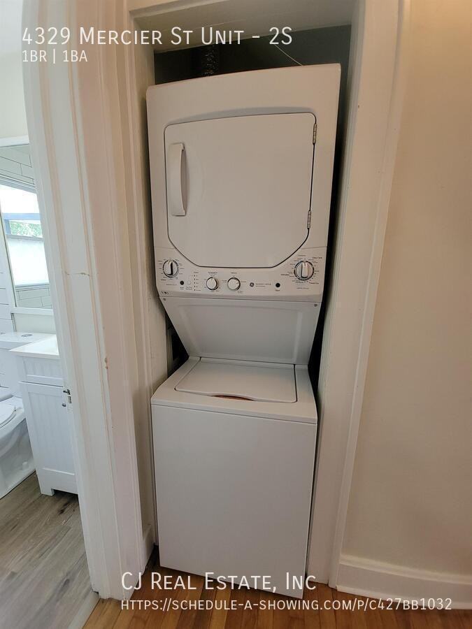 4329 Mercier St #2S - Photo 7 of 12