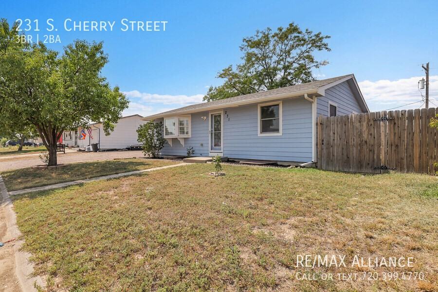 231 S Cherry St - Photo 2 of 50