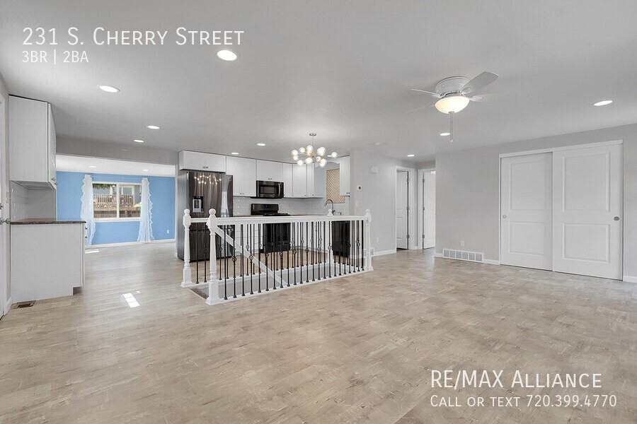 231 S Cherry St - Photo 6 of 50
