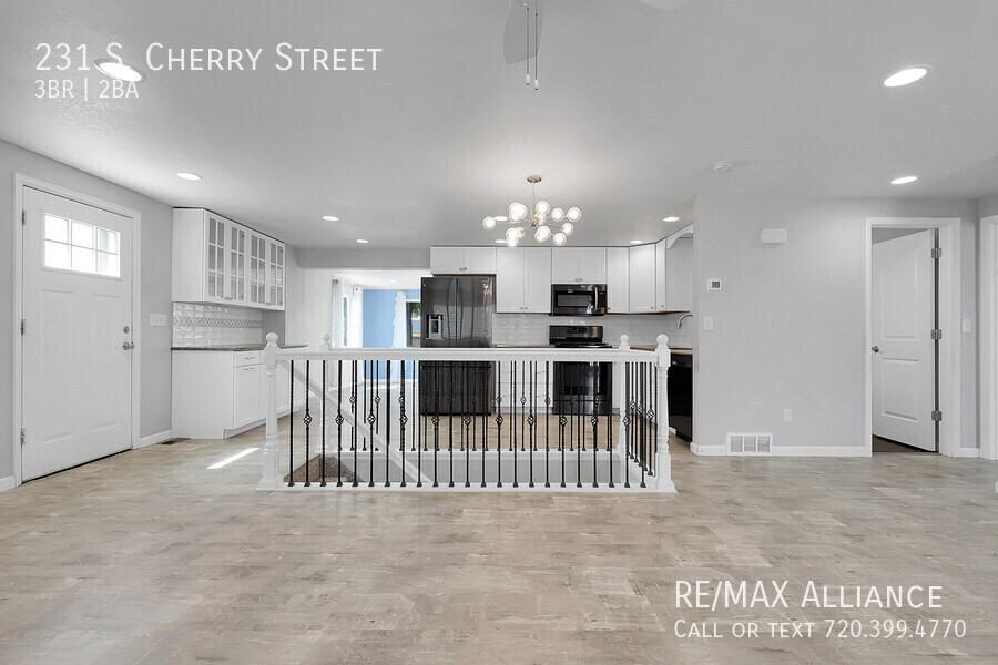231 S Cherry St - Photo 7 of 50