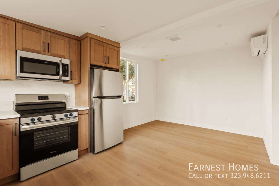 6443 Satsuma Ave - Photo 2 of 14