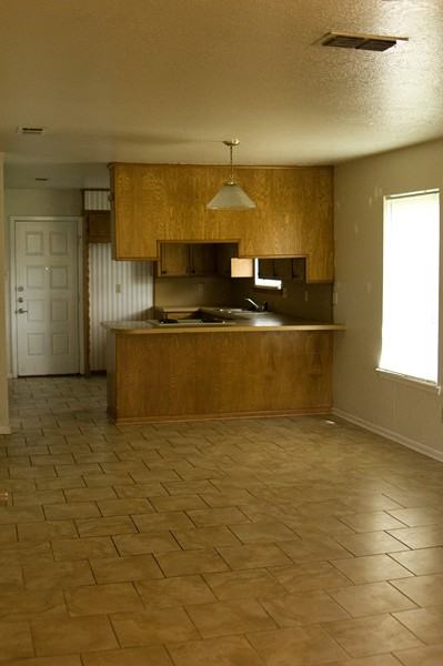 111A Willow Ln - Photo 2 of 11
