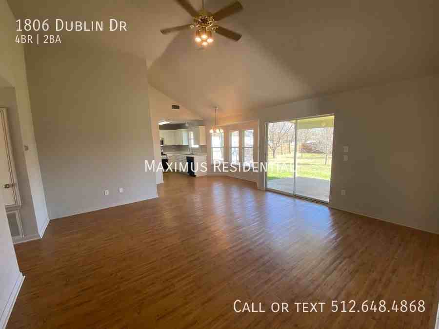 1806 Dublin Dr - Photo 4 of 25