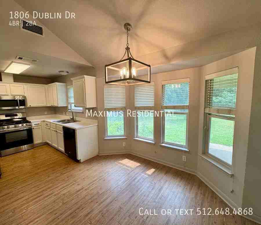 1806 Dublin Dr - Photo 5 of 25