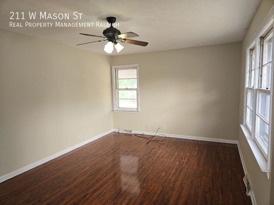 211 W Mason St - Photo 3 of 12