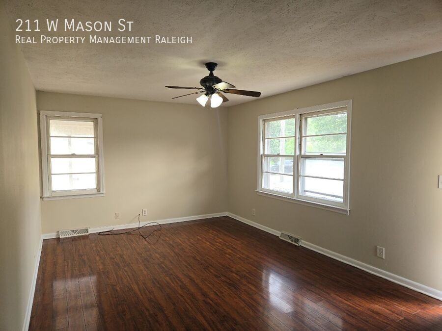 211 W Mason St - Photo 4 of 12