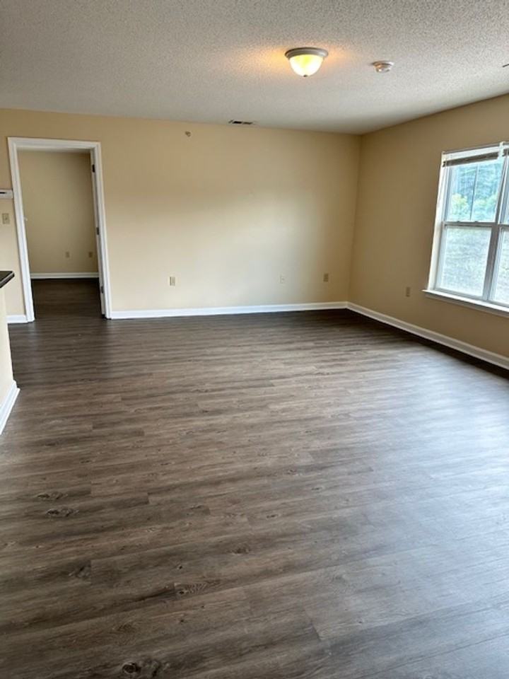 Ruby Oaks Apartments - Photo 7 of 9