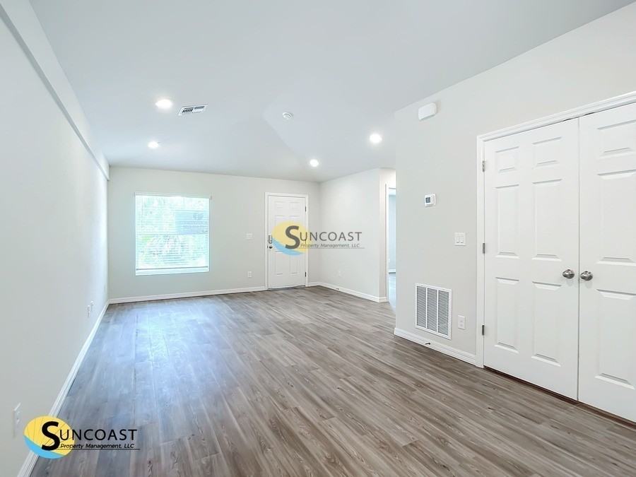 6349 Spinnaker Blvd - Photo 5 of 11