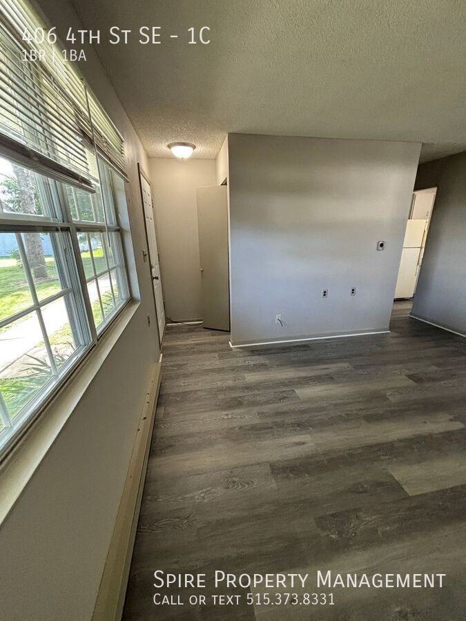 406 4th St Se #1C - Photo 3 of 11