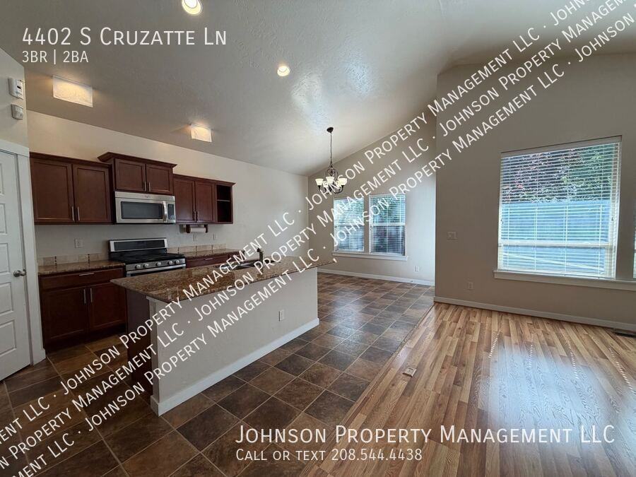 4402 S Cruzatte Ln - Photo 5 of 19